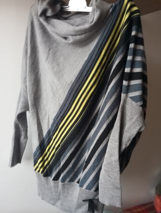 Maglia a pipistrello verde e rosa