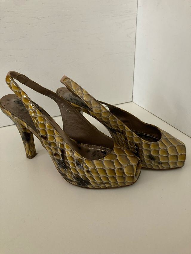 Zapatos de tacón piel serpiente talla 39