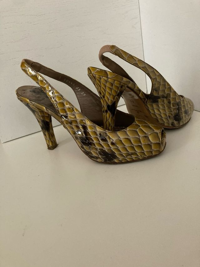 Zapatos de tacón piel serpiente talla 39