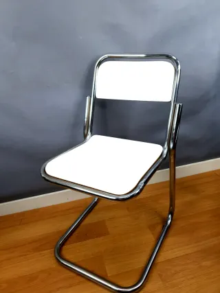 Dos Sillas Estilo Bauhaus