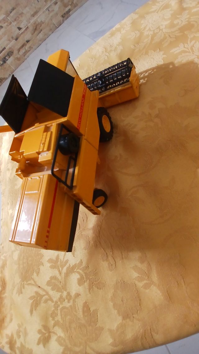 Cosechadora de juguete metal