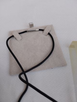 Colgante Lotus Hombre Plata y Negro