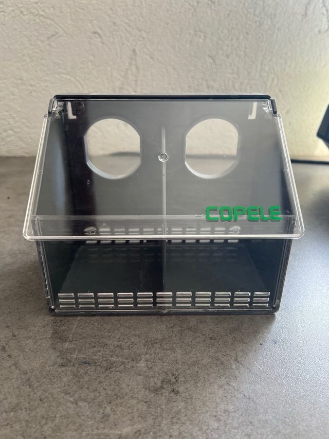 Comedero doble COPELE para perdices y palomas