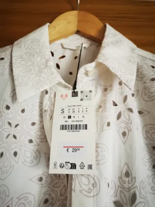 Camisa blanca bordada Zara