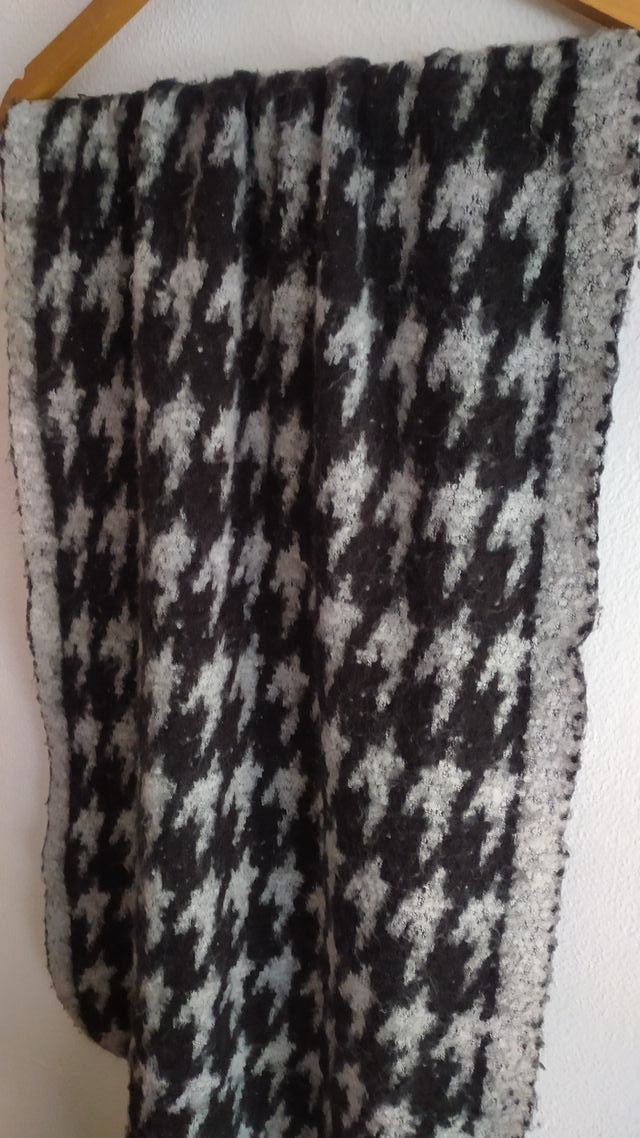 Bufanda, chal, grueso, tonalidad gris