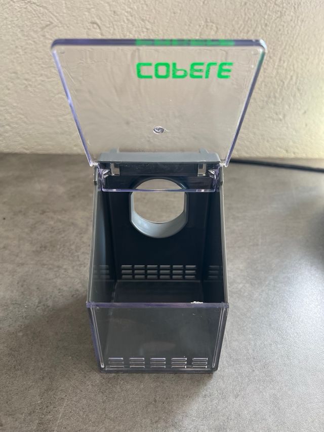 Comedero individual para perdices y palomas