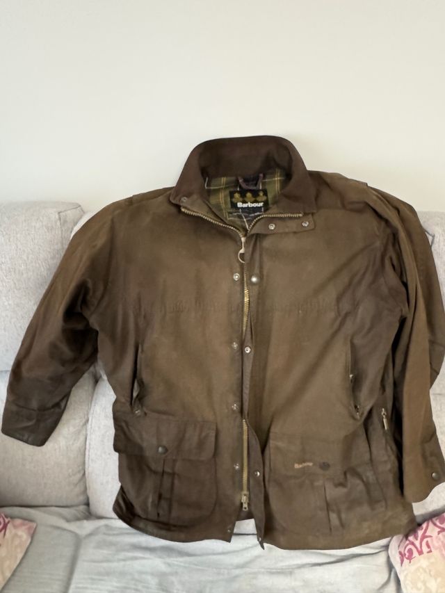 Abrigo Barbour Talla XL Marrón pero da una XXL