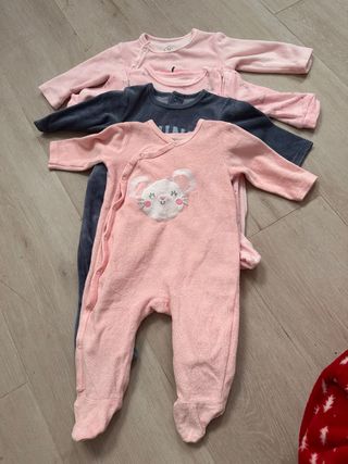 4 pijamas bebé niña