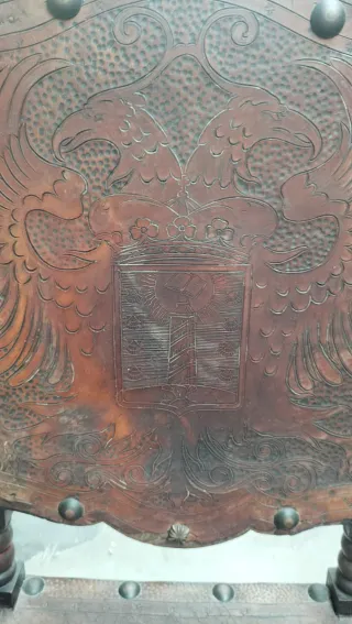 Despacho antiguo madera tallada