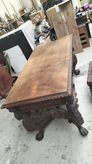 Despacho antiguo madera tallada