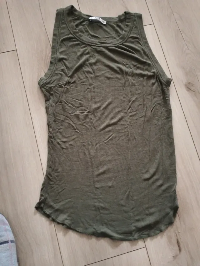 Camiseta sin mangas Zara canalé verde