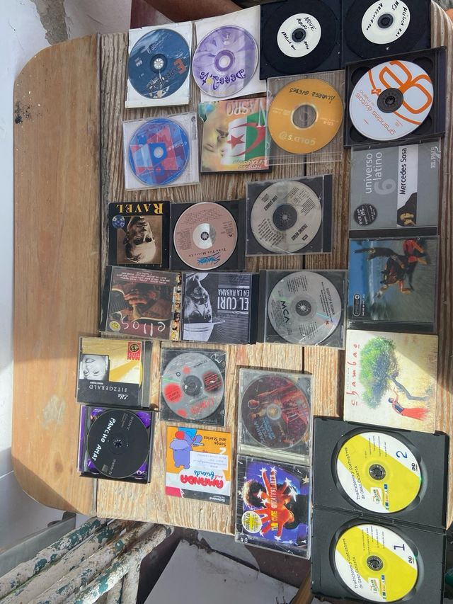 Lote de CDs de Música Variada