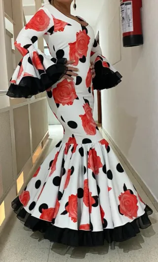 Vestido Flamenco Flores y Lunares