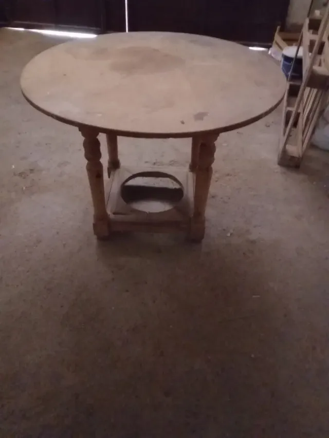 Mesa camilla de madera redonda