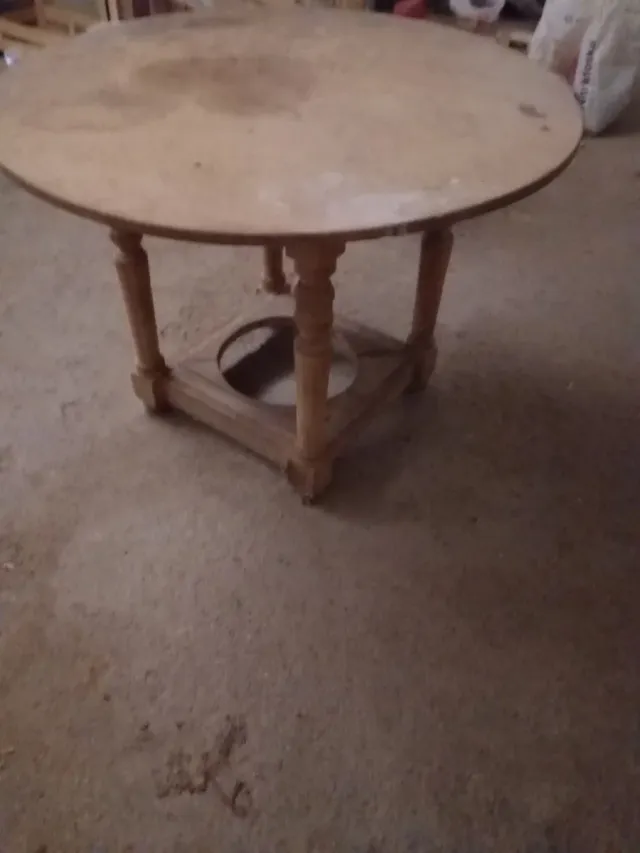 Mesa camilla de madera redonda