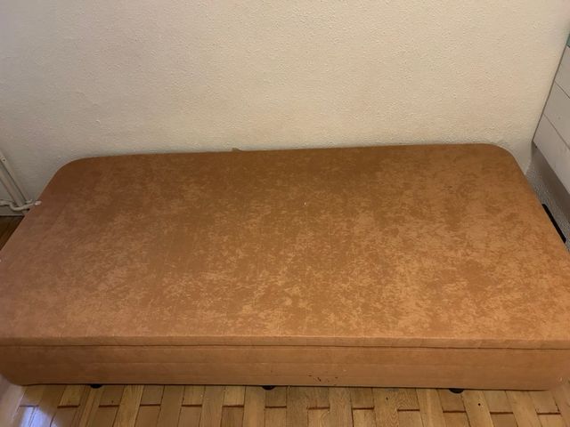 Canapé de tela marrón