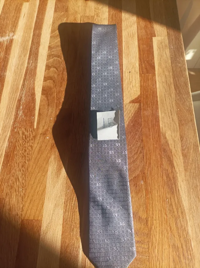 Corbata Calvin Klein Gris Plateado Seda