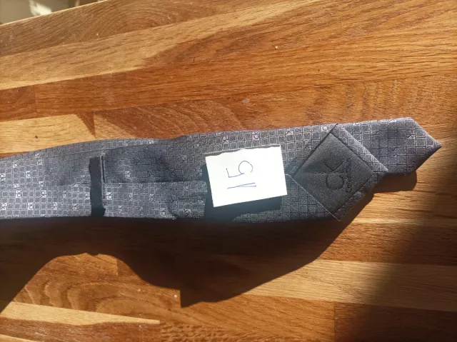 Corbata Calvin Klein Gris Plateado Seda