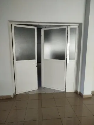 Puerta abatible aluminio 220x220
