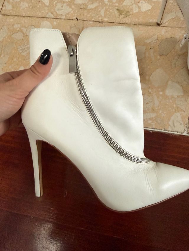 Botines Aldo Blancos Tacón Aguja