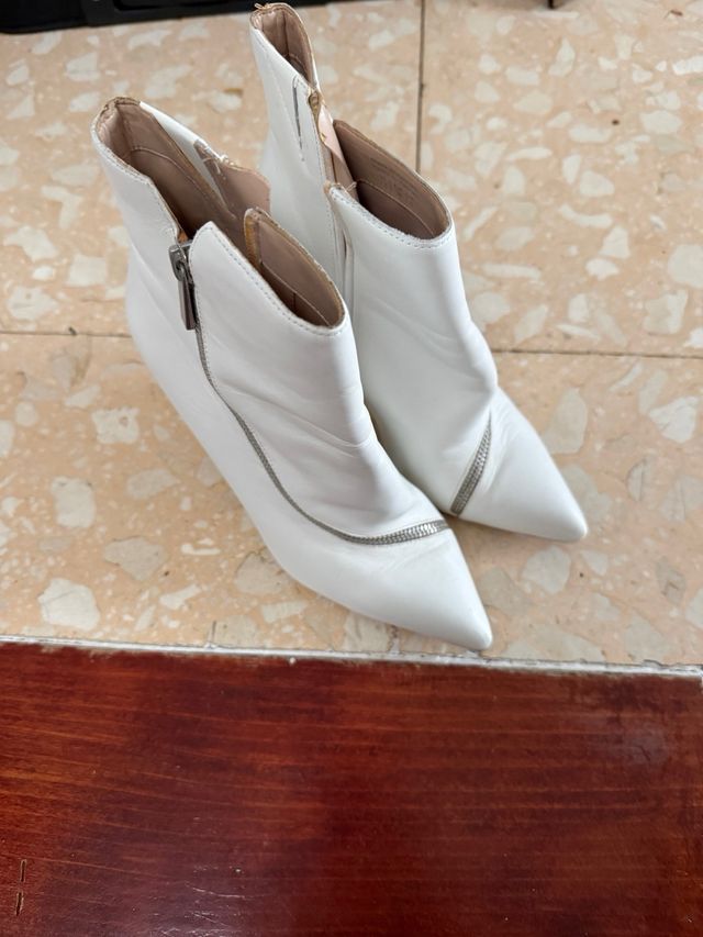 Botines Aldo Blancos Tacón Aguja