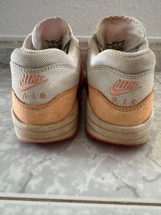 Nike Air Max Blanco y Naranja