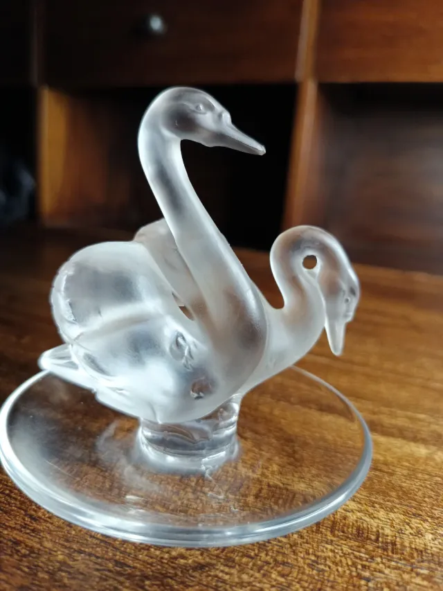 Lalique plato anular 2 cisnes