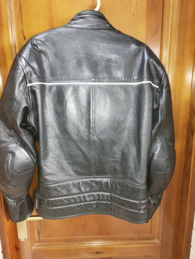 Chaqueta Cuero Deportiva Moto entallada