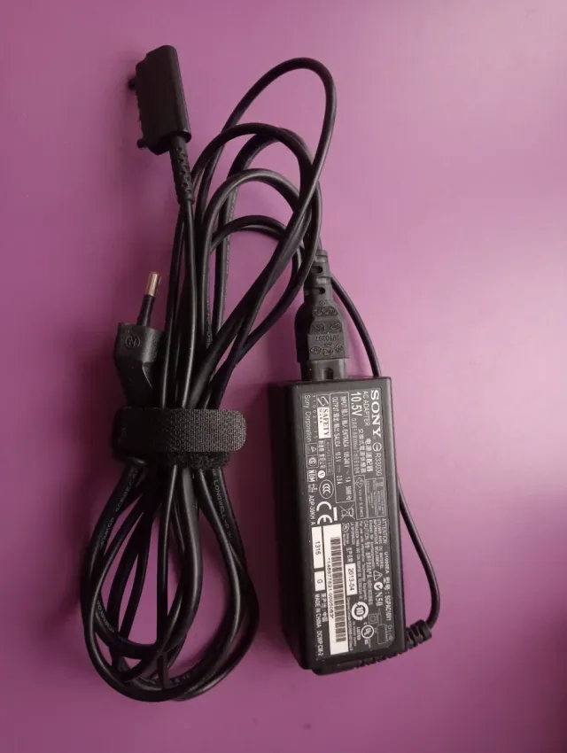 Cargador Sony SGPT111ES 10.5V 1.8A