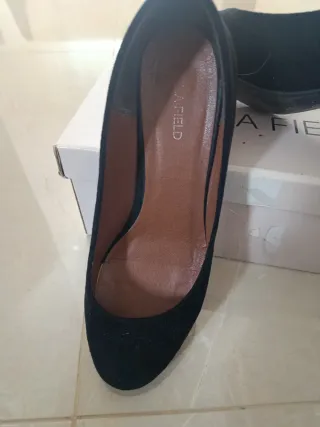 Zapatos ante negros mujer Anna Field. Muy cómodos.