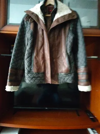 Cazadora mujer cuero marrón y negro