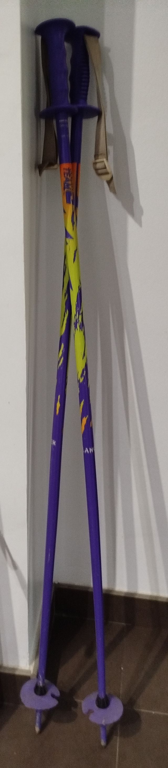 Esquís Head Fine One con bastones