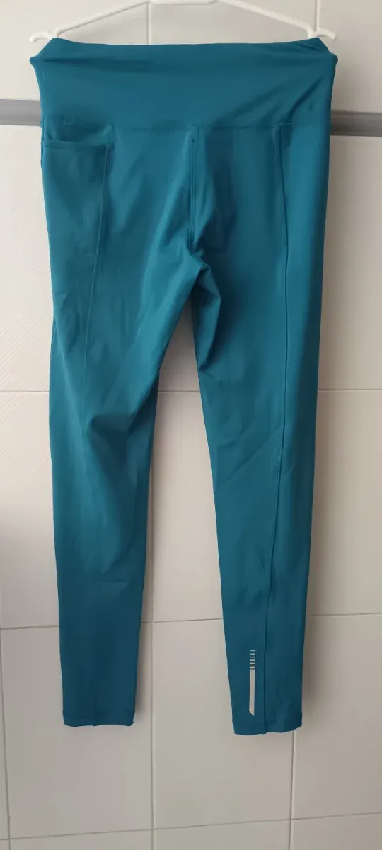 Mallas deportivas color turquesa