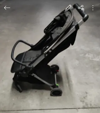 Silla de paseo marca Mothercare, color negro