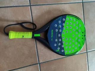 Racchetta Padel Kuikma con custodia e palline