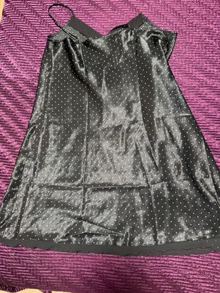 Camisón satén negro lunares T.44