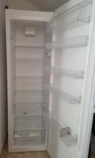 Frigorífico Indesit (sin congelador)