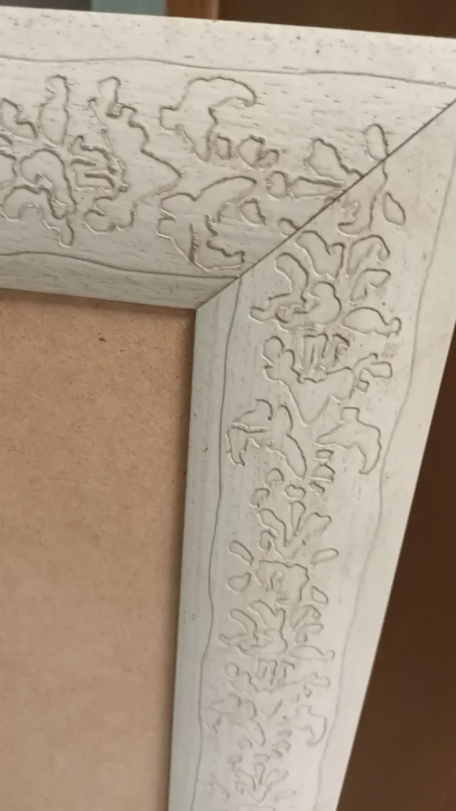 Marco de madera vintage con relieve