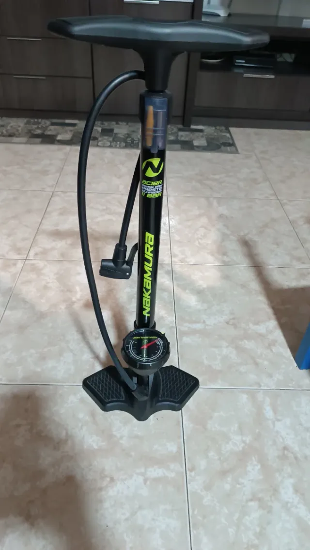 Inflador Nakamura con manómetro