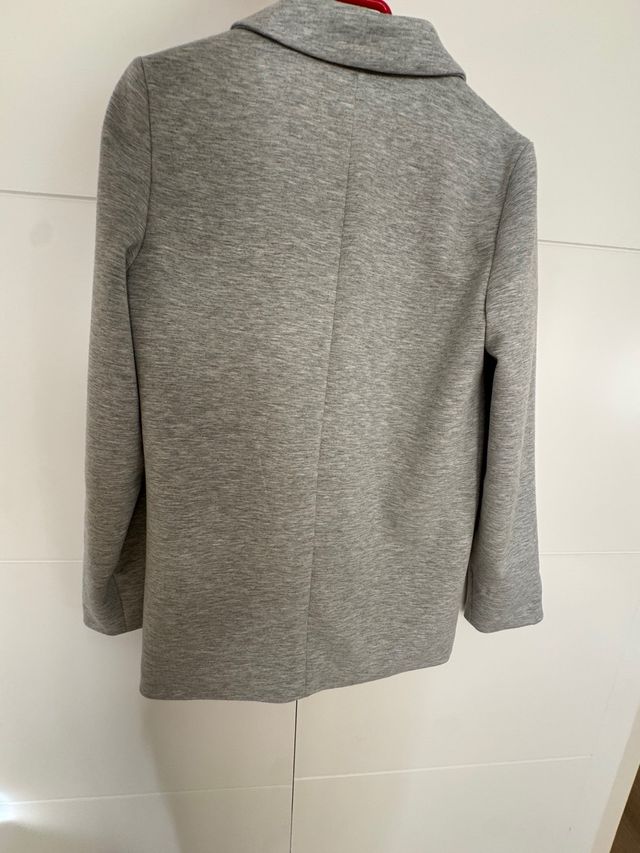 Americana blazer gris Stradivarius