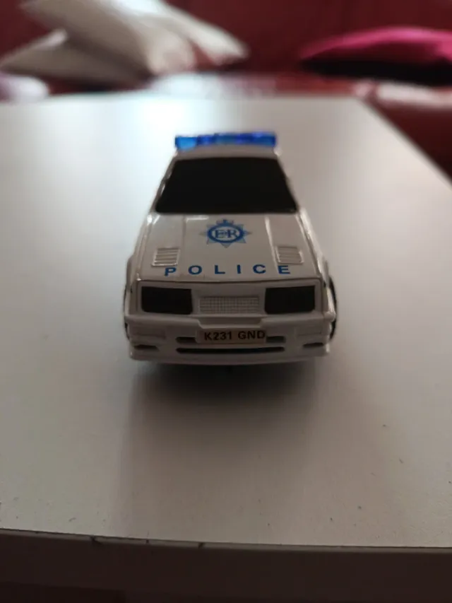 Ford scort   Policía Scalextric con Sonido