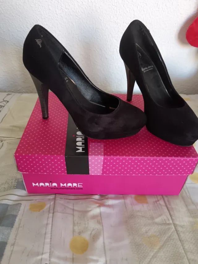 Zapatos de tacón negros Maria Mare