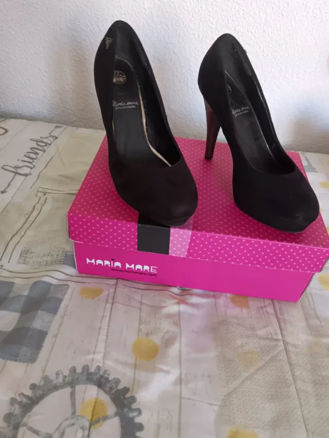 Zapatos de tacón negros Maria Mare