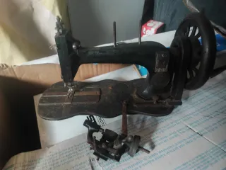 Máquina de coser antigua