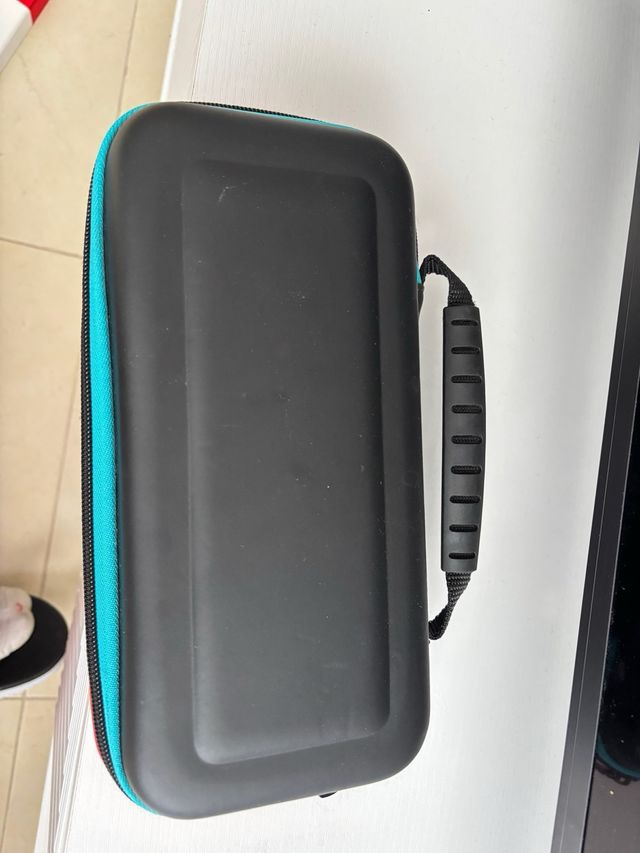 Nintendo Switch OLED completamente bianco