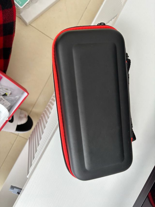 Nintendo Switch OLED completamente bianco