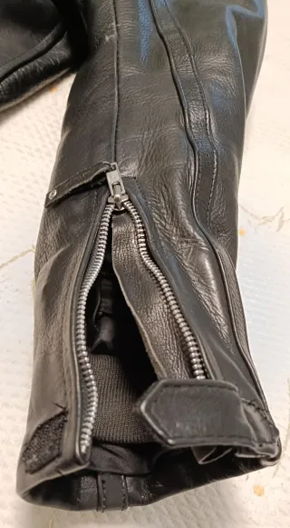 Chaqueta de cuero para moto talla L.