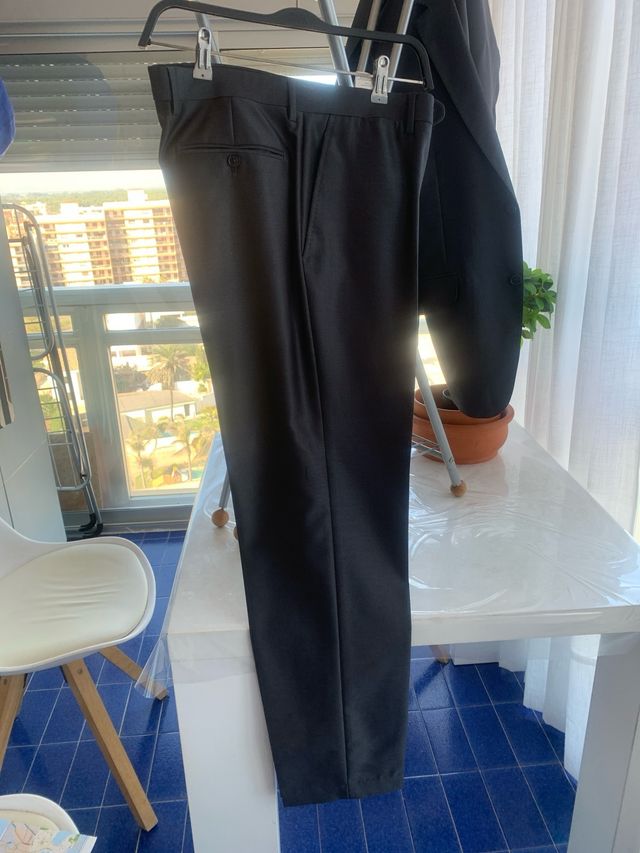 Traje de hombre ZARA gris