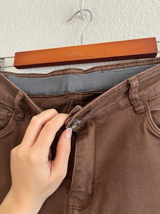 Pantalón marrón talla 38