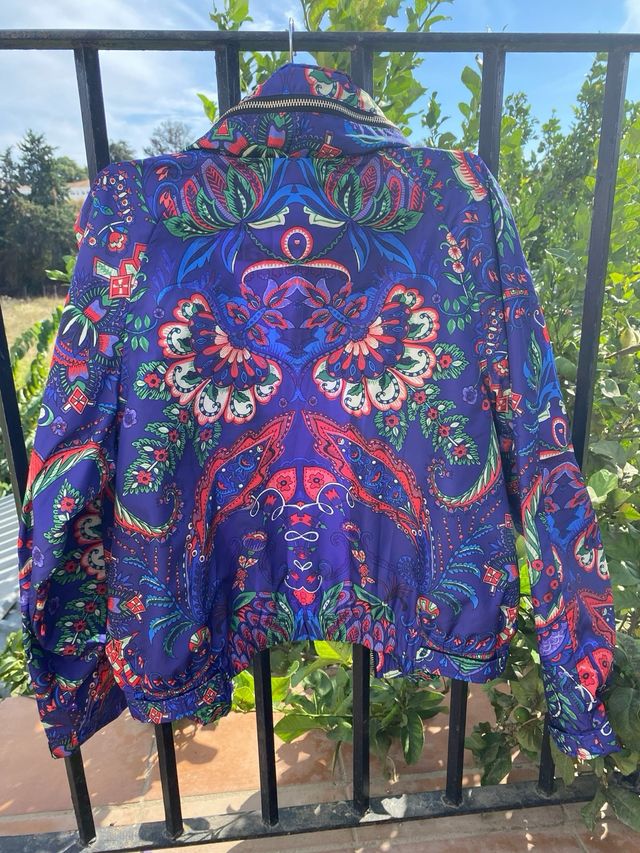 Chaqueta Desigual floral azul talla 44